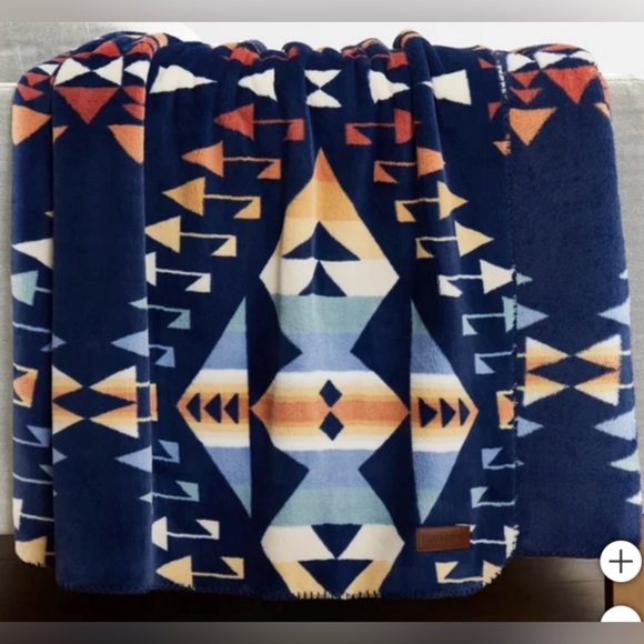 Pendleton “Big Thunder” Soft Throw Blanket - Picture 2 of 6
